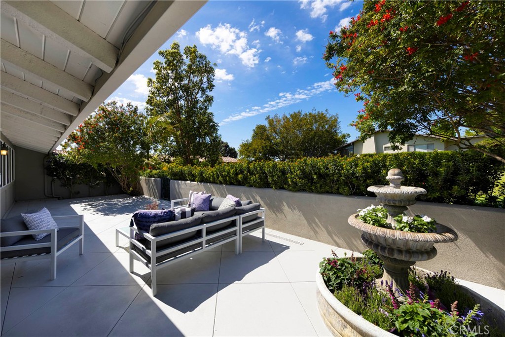 2102 Vista Entrada, Newport Beach, CA 92660 — MLS #NP26091602 — photo 22 of 32