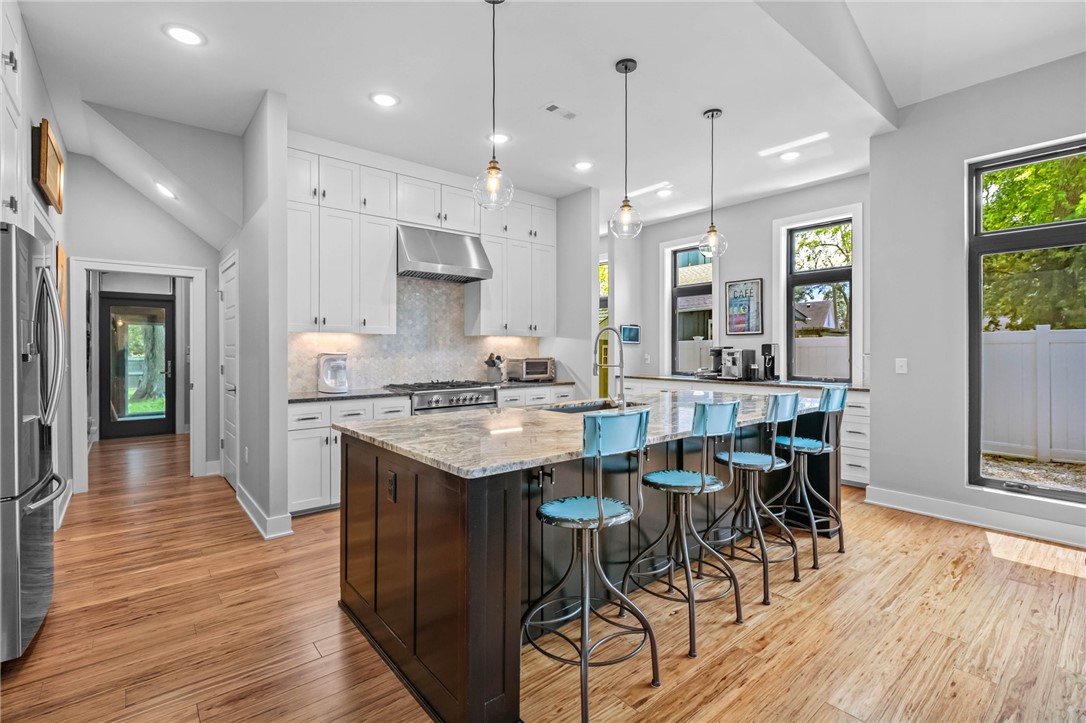 715 NW 8th Street, Bentonville, AR 72712 — MLS #1344505 — photo 15 of 46