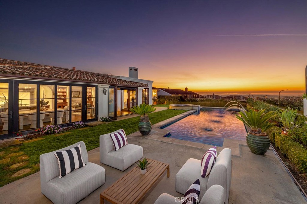 1033 Tiller, Corona Del Mar, CA 92625 — MLS #NP25278283 — Main listing photo