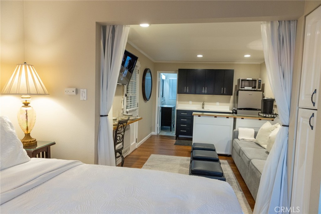 464 Bent Street Unit B, Laguna Beach, CA 92651 — MLS #LG26042035 — photo 3 of 37