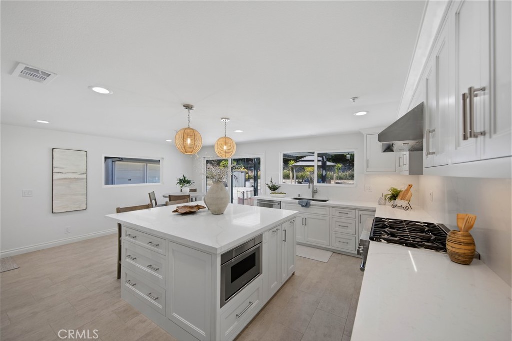 880 Avenida Acapulco, San Clemente, CA 92672 — MLS #OC26170928 — photo 10 of 60