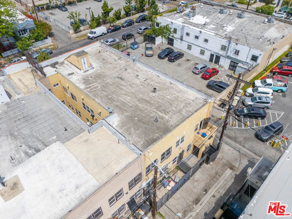 1014 W 57th Street, Los Angeles, CA 90037 — MLS #26835457 — photo 10 of 10