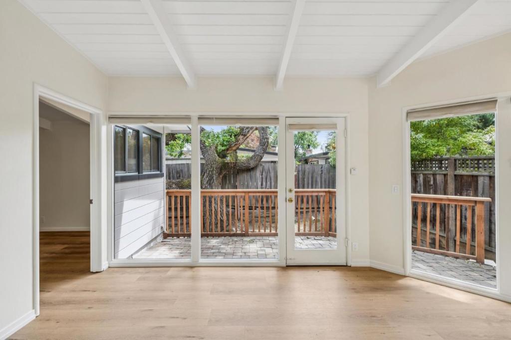15451565 Stanford Avenue, Palo Alto, CA 94306 — MLS #ML82047211 — photo 7 of 46