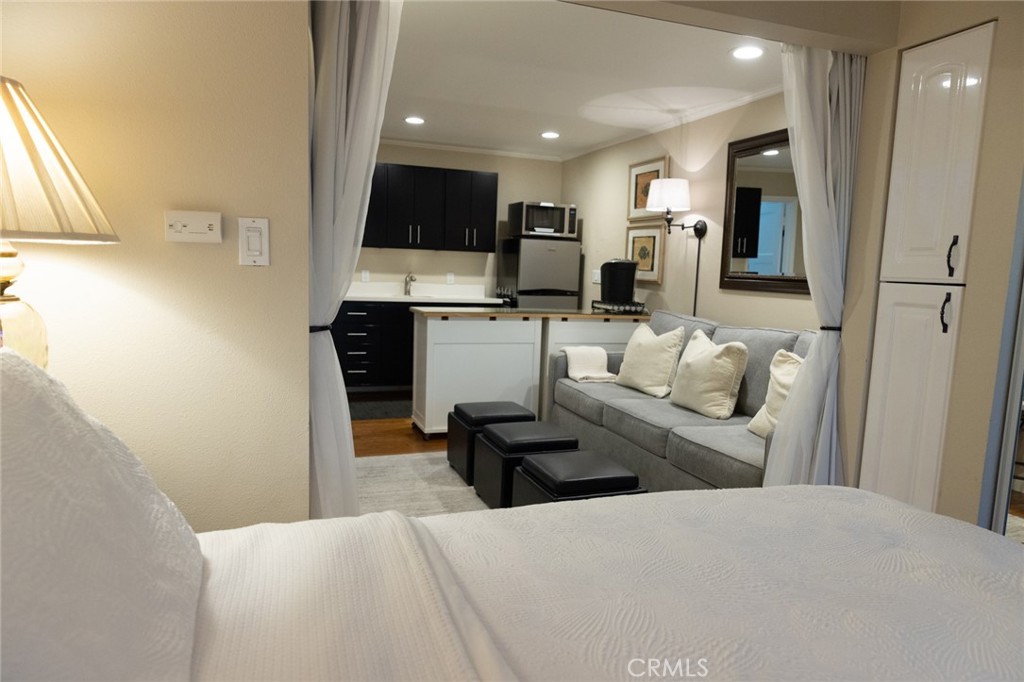 464 Bent Street Unit B, Laguna Beach, CA 92651 — MLS #LG26042035 — photo 13 of 37