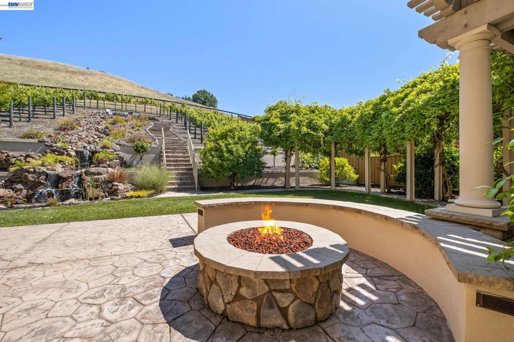 387 Golden Grass Dr, Alamo, CA 94507 — MLS #41135064 — photo 52 of 71