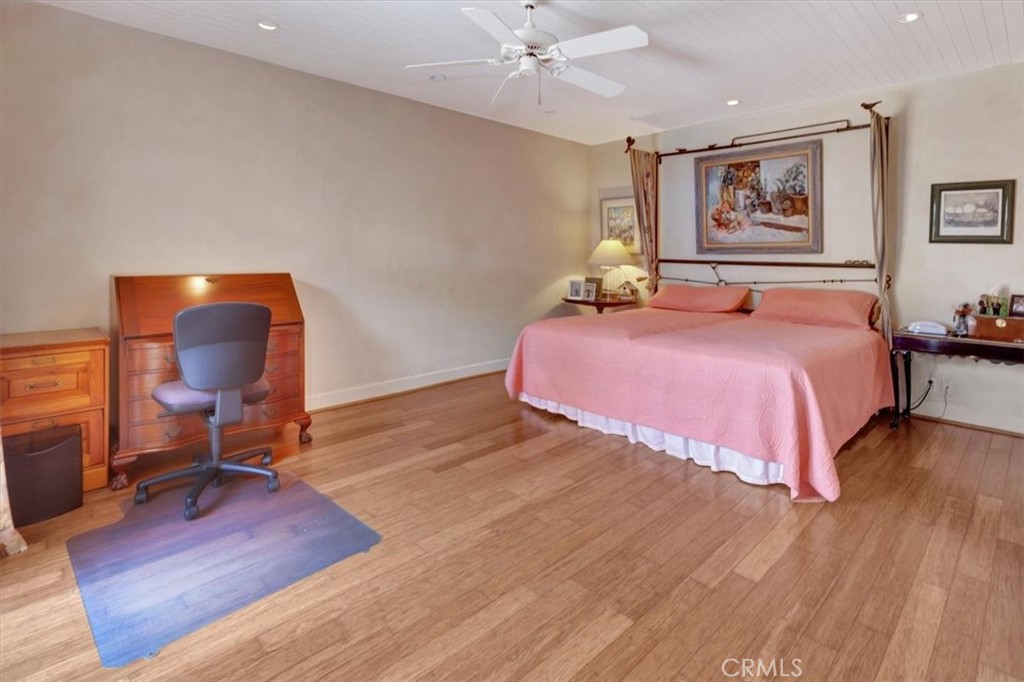 537 Vista Grande, Newport Beach, CA 92660 — MLS #NP26137040 — photo 22 of 39