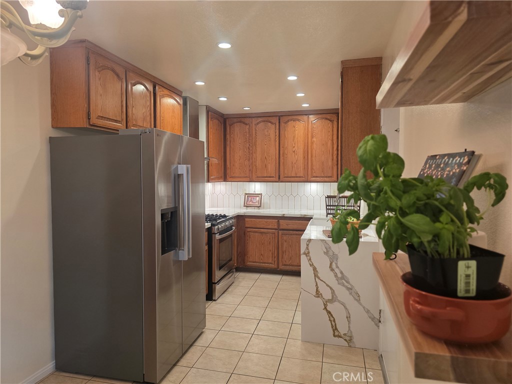 2426 Manet, Simi Valley, CA 93063 — MLS #SR26107641 — photo 4 of 25