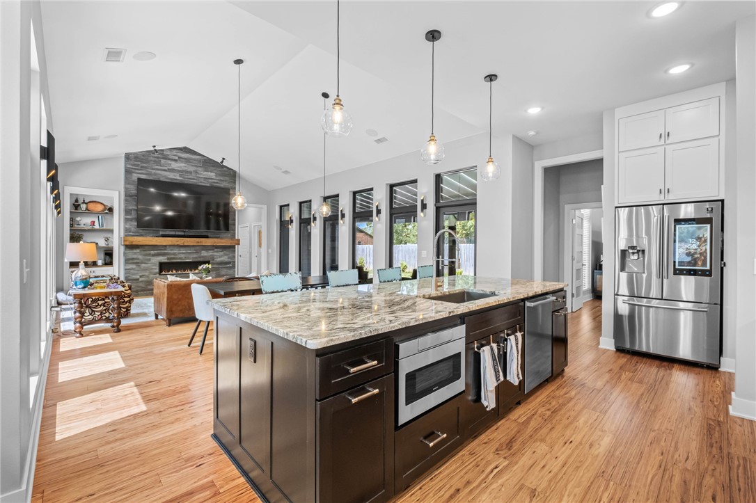 715 NW 8th Street, Bentonville, AR 72712 — MLS #1344505 — photo 12 of 46
