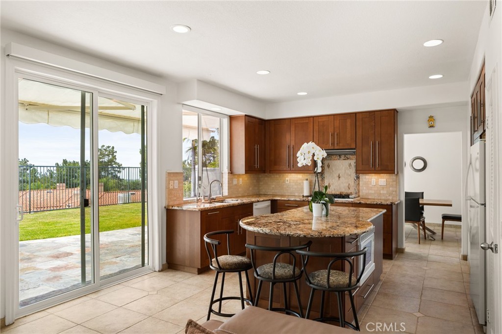 51 La Perla, Lake Forest, CA 92610 — MLS #IG26096357 — photo 10 of 44