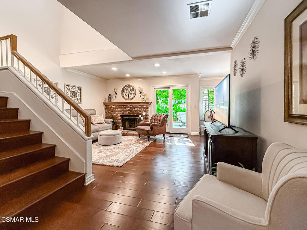 29717 Strawberry Hill Drive, Agoura Hills, CA 91301 — MLS #226002167 — photo 6 of 48