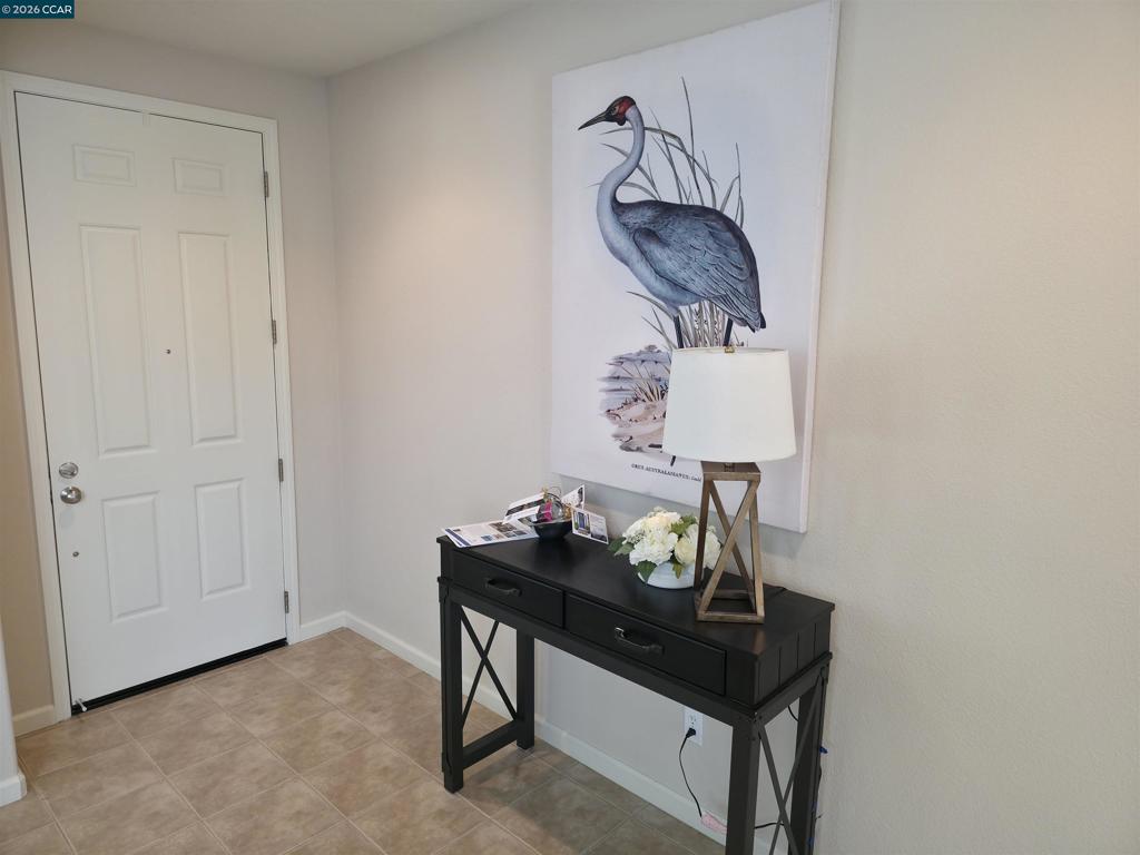 8625 Livingston Way, Discovery Bay, CA 94505-2669 — MLS #41128922 — photo 5 of 31