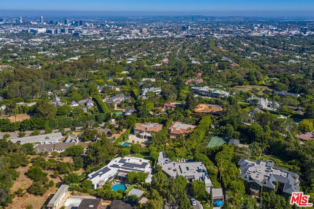 520 Stonewood Drive, Beverly Hills, CA 90210 — MLS #25568087 — photo 22 of 31