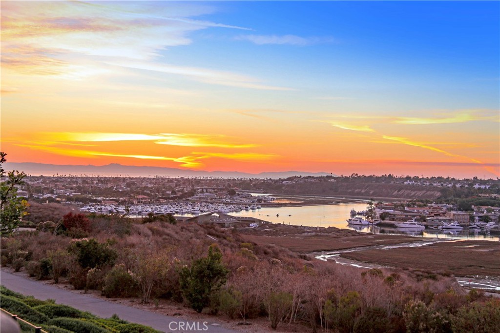 2102 Vista Entrada, Newport Beach, CA 92660 — MLS #NP26091602 — photo 32 of 36