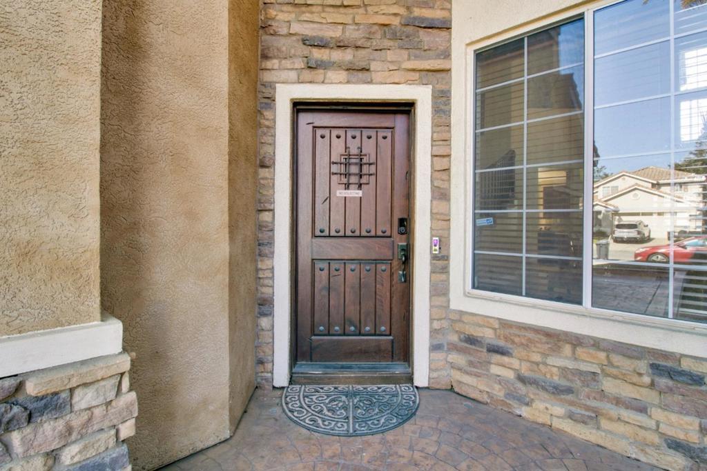 Salinas, CA 93906 — MLS #ML82047803 — photo 3 of 29