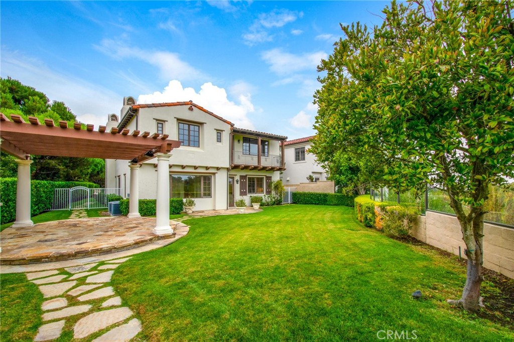 28 Sandy Cv, Newport Coast, CA 92657 — MLS #NP25007485 — photo 2 of 30