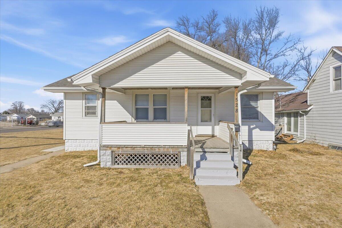 1528 Avenue B, Council Bluffs, IA 51501 — MLS #26-236 — Main listing photo