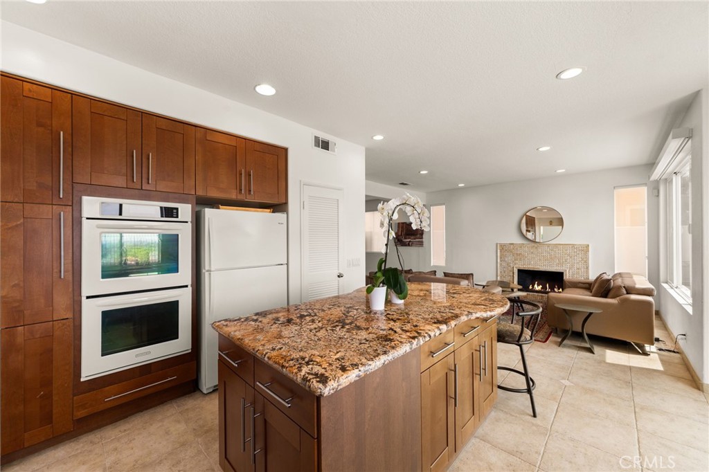 51 La Perla, Lake Forest, CA 92610 — MLS #IG26096357 — photo 11 of 44