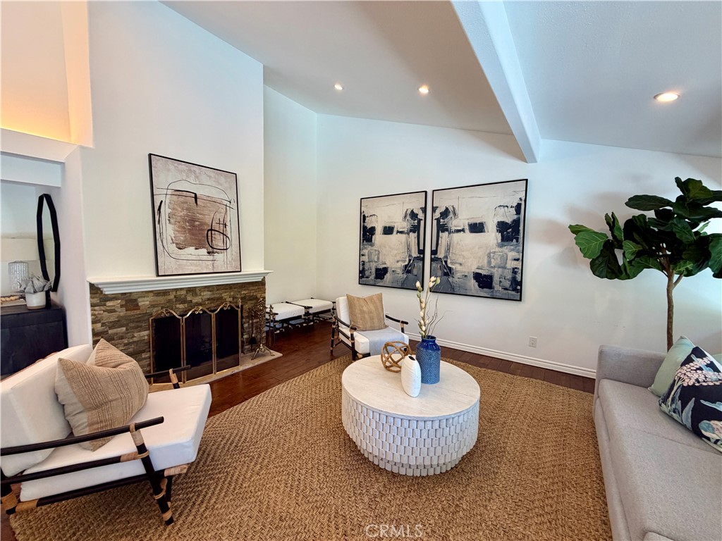 2102 Vista Entrada, Newport Beach, CA 92660 — MLS #NP26091602 — photo 4 of 32