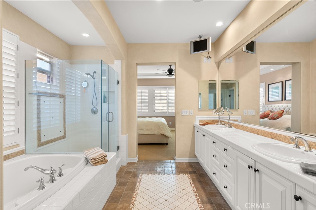 72 Victoria, Newport Beach, CA 92660 — MLS #NP26035773 — photo 18 of 29