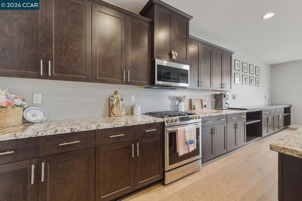 9261 Shearwater Cir, Discovery Bay, CA 94505 — MLS #41132843 — photo 11 of 45