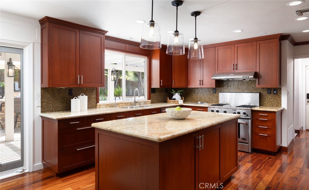 19122 Barrett Lane, North Tustin, CA 92705 — MLS #OC26177415 — photo 13 of 46