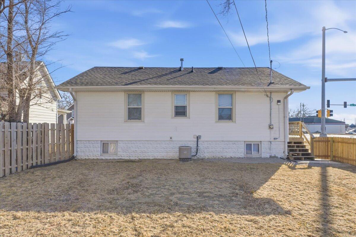 1528 Avenue B, Council Bluffs, IA 51501 — MLS #26-236 — photo 21 of 22