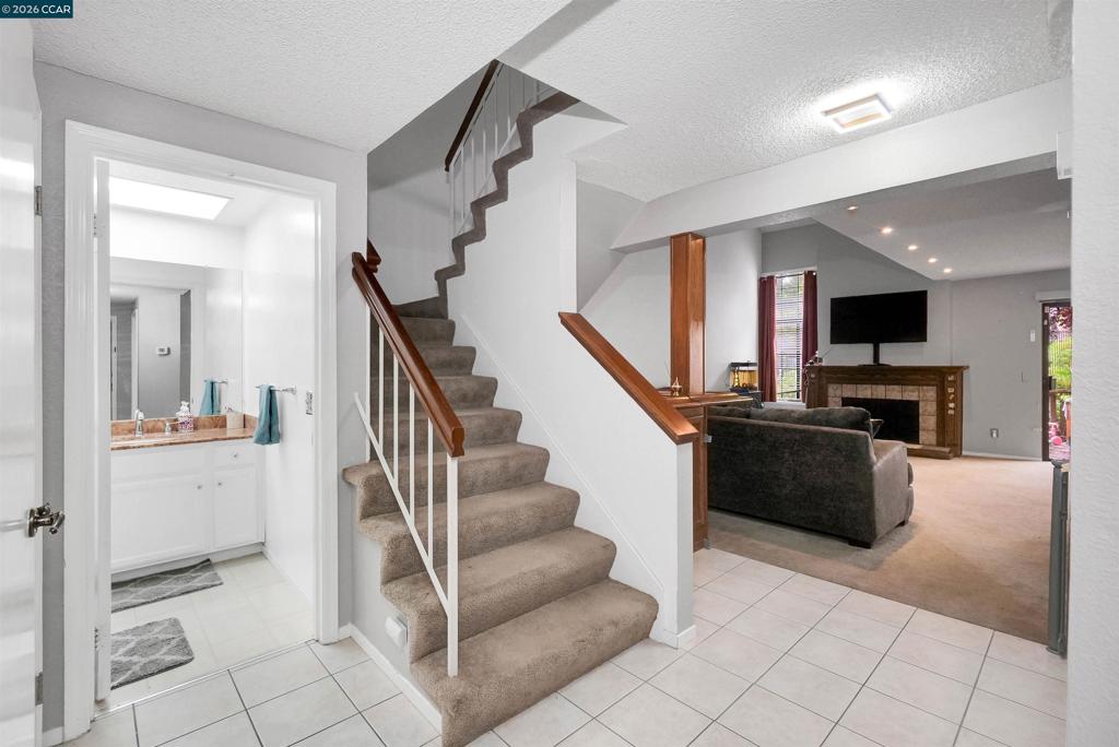 14009 Seagate Dr, San Leandro, CA 94577 — MLS #41133120 — photo 5 of 27