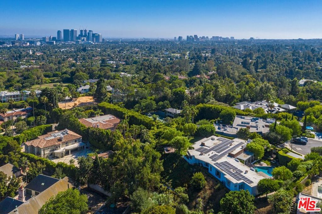 520 Stonewood Drive, Beverly Hills, CA 90210 — MLS #25568087 — photo 21 of 31