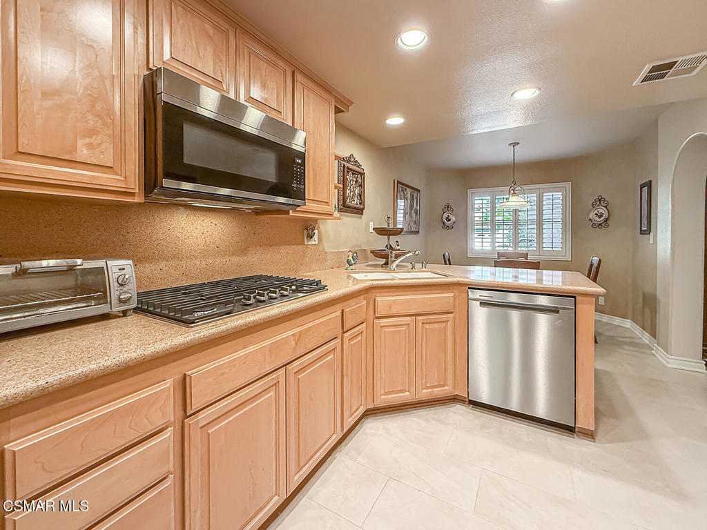 29717 Strawberry Hill Drive, Agoura Hills, CA 91301 — MLS #226002167 — photo 14 of 48