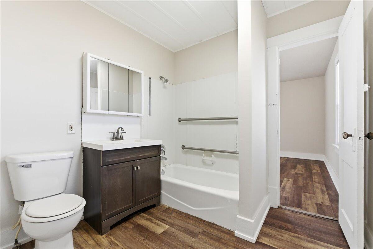 1528 Avenue B, Council Bluffs, IA 51501 — MLS #26-236 — photo 15 of 22