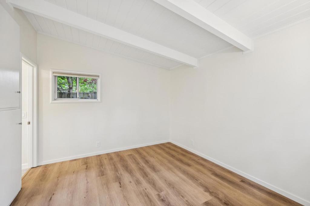 15451565 Stanford Avenue, Palo Alto, CA 94306 — MLS #ML82047211 — photo 10 of 46