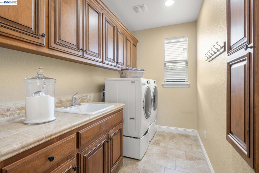387 Golden Grass Dr, Alamo, CA 94507 — MLS #41135064 — photo 29 of 71