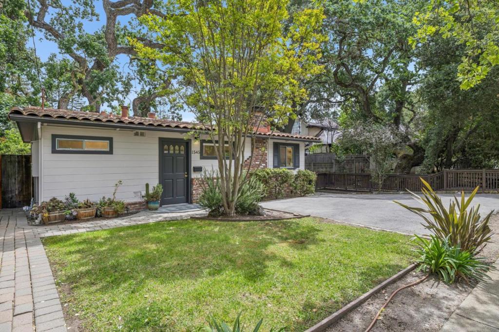 15451565 Stanford Avenue, Palo Alto, CA 94306 — MLS #ML82047211 — photo 3 of 46