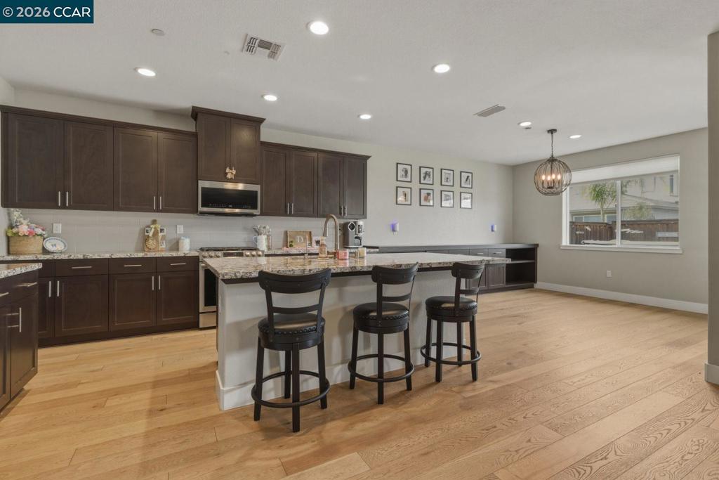 9261 Shearwater Cir, Discovery Bay, CA 94505 — MLS #41132843 — photo 8 of 45