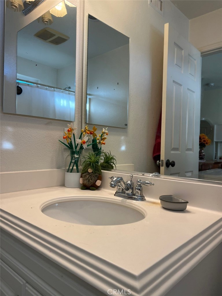 350 Flyers, Tustin, CA 92782 — MLS #OC26097091 — photo 5 of 11