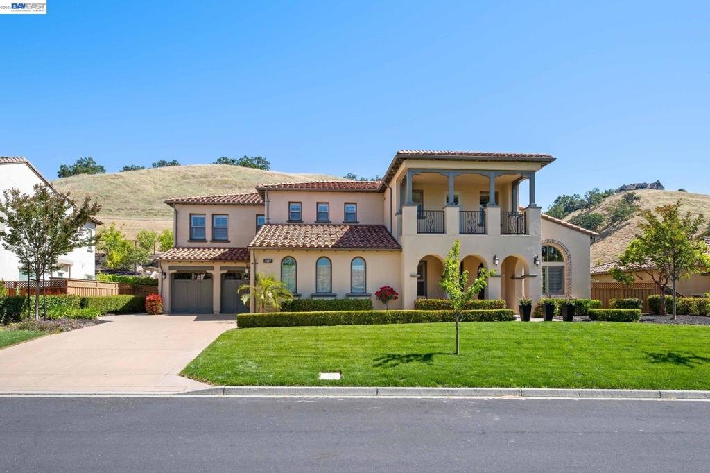387 Golden Grass Dr, Alamo, CA 94507 — MLS #41135064 — photo 2 of 71