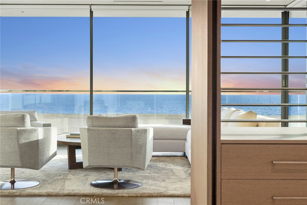 2108 E Oceanfront, Newport Beach, CA 92661 — MLS #NP24009705 — photo 15 of 26