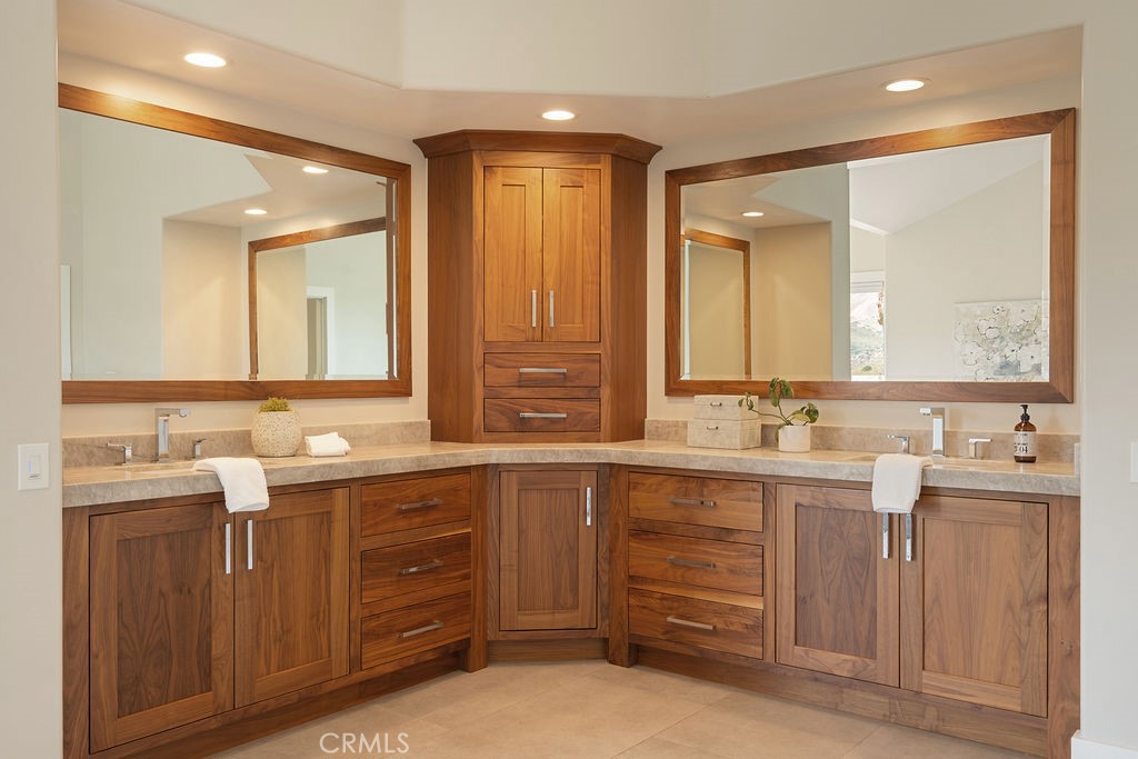 1805 Holly Tree Lane, North Tustin, CA 92705 — MLS #OC26097313 — photo 41 of 72