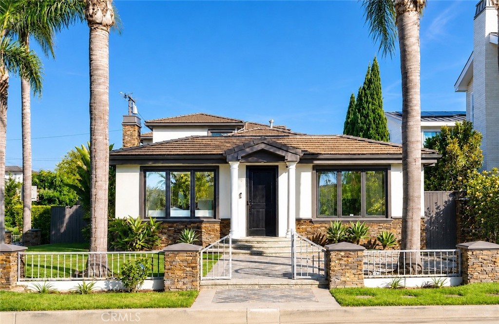 501 Aliso Ave., Newport Beach, CA 92663 — MLS #NP26084748 — Main listing photo