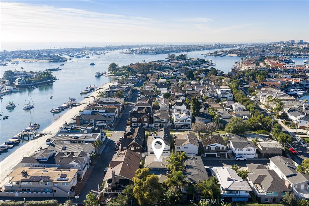 65 Beacon Bay, Newport Beach, CA 92660 — MLS #NP26013209 — photo 4 of 15