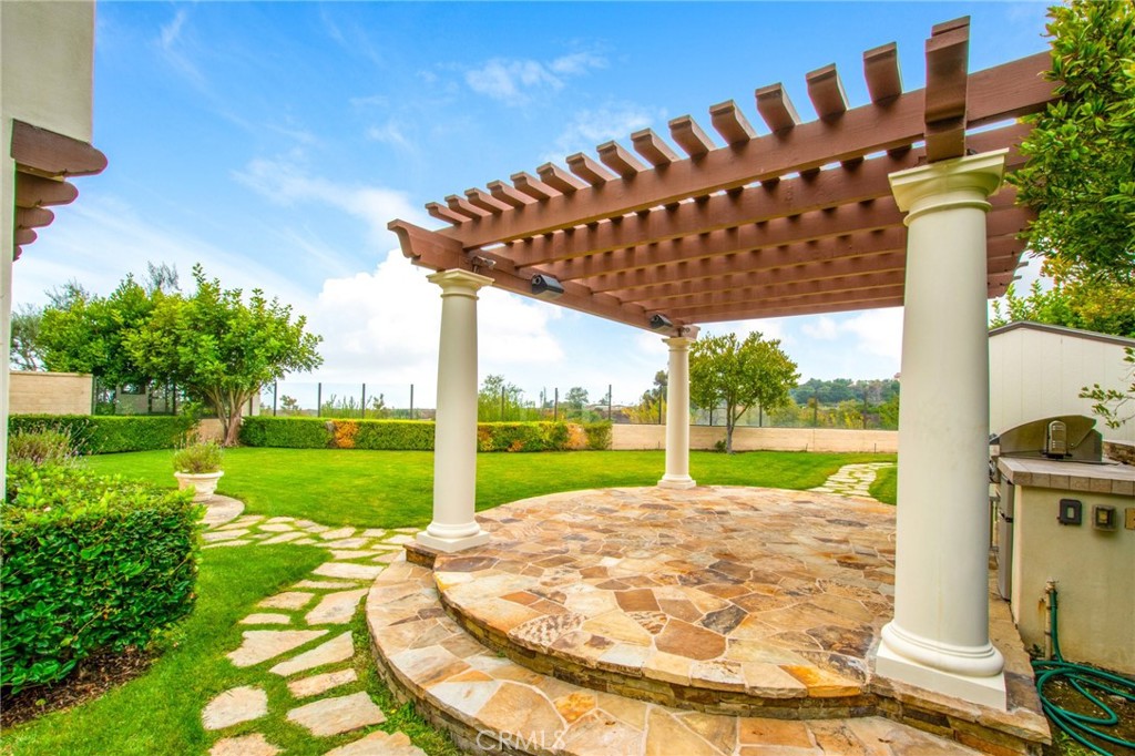 28 Sandy Cv, Newport Coast, CA 92657 — MLS #NP25007485 — photo 4 of 30