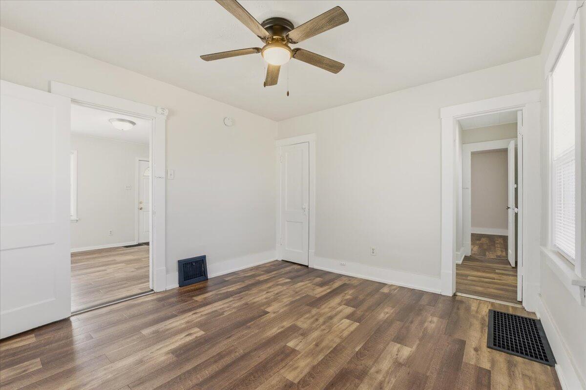 1528 Avenue B, Council Bluffs, IA 51501 — MLS #26-236 — photo 13 of 22