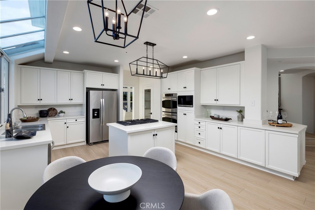 2000 Corte Cardelina, San Clemente, CA 92673 — MLS #OC25272036 — photo 8 of 41