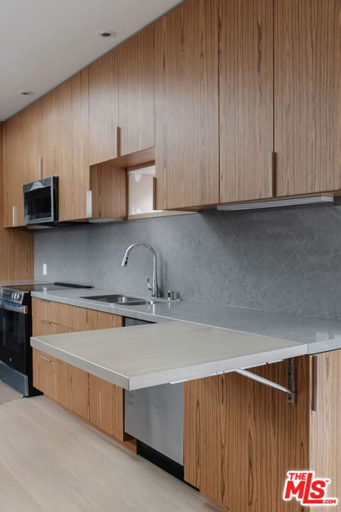 340 Indiana Ave, Venice, CA 90291 — MLS #26668013 — photo 11 of 20