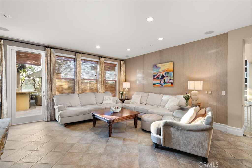 72 Victoria, Newport Beach, CA 92660 — MLS #NP26035773 — photo 16 of 29