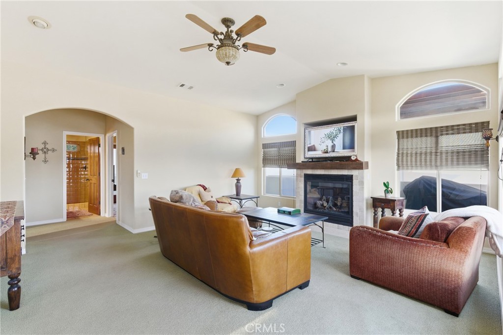 692 Shamrock, Pismo Beach, CA 93449 — MLS #PI26024986 — photo 13 of 75