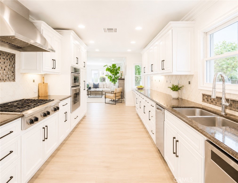 501 Aliso Ave., Newport Beach, CA 92663 — MLS #NP26084748 — photo 3 of 20