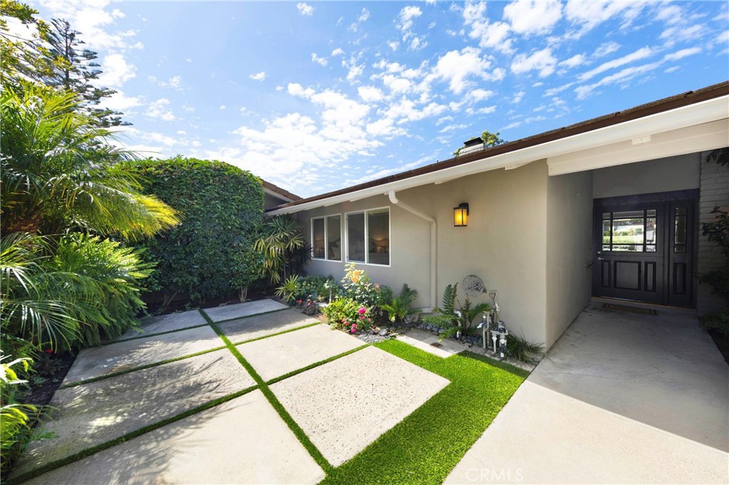2102 Vista Entrada, Newport Beach, CA 92660 — MLS #NP26091602 — photo 24 of 32