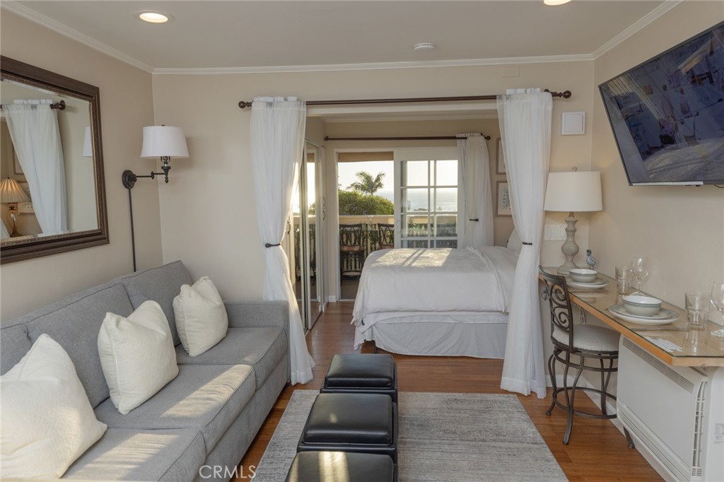464 Bent Street Unit B, Laguna Beach, CA 92651 — MLS #LG26042035 — photo 8 of 37
