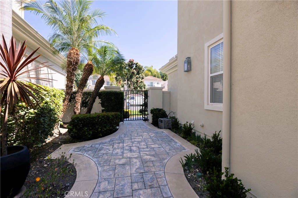 1417 Sea Ridge Drive, Newport Beach, CA 92660 — MLS #NP26103709 — photo 12 of 43